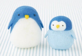 Hamanaka Vegan/Aclaine Needle Felting Kit- Punyu 2 Mascot 2 Penguins #448 (English)