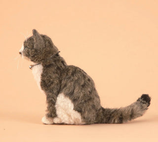 Hamanaka Realistic Cat Kit - Brown Tabby Cat (Kijitora) Japanese & English Instructions
