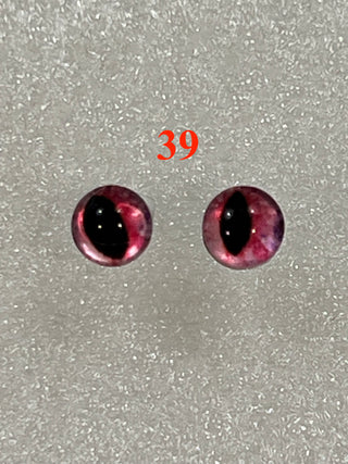 6.6 mm amazingly detailed, glass cabochon reptile/animal eyes with pins