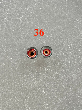 6.6 mm amazingly detailed, glass cabochon reptile/animal eyes with pins