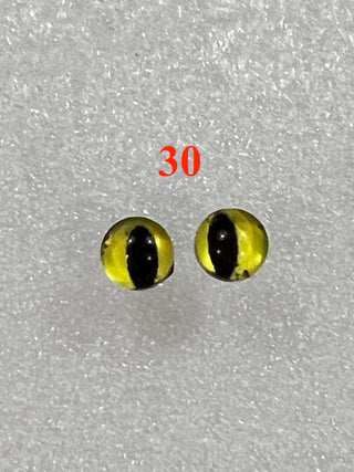 6.6 mm amazingly detailed, glass cabochon reptile/animal eyes with pins