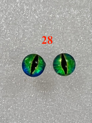 6.6 mm amazingly detailed, glass cabochon reptile/animal eyes with pins