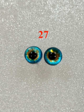 6.6 mm amazingly detailed, glass cabochon reptile/animal eyes with pins