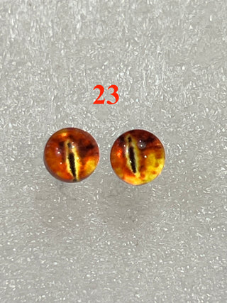 6.6 mm amazingly detailed, glass cabochon reptile/animal eyes with pins