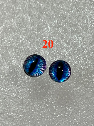 6.6 mm amazingly detailed, glass cabochon reptile/animal eyes with pins
