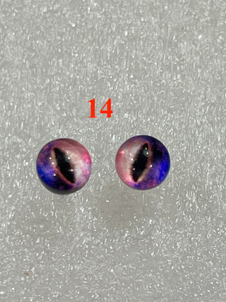 6.6 mm amazingly detailed, glass cabochon reptile/animal eyes with pins