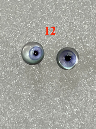 6.6 mm amazingly detailed, glass cabochon reptile/animal eyes with pins