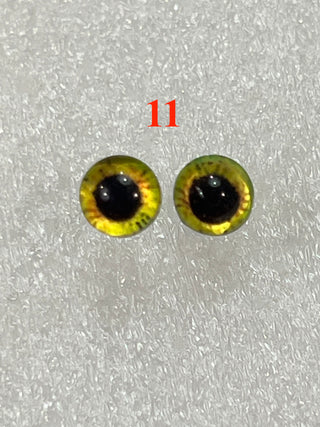 6.6 mm amazingly detailed, glass cabochon reptile/animal eyes with pins