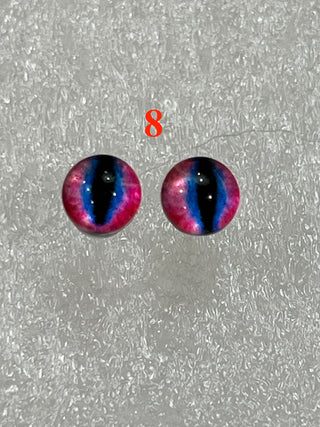 6.6 mm amazingly detailed, glass cabochon reptile/animal eyes with pins