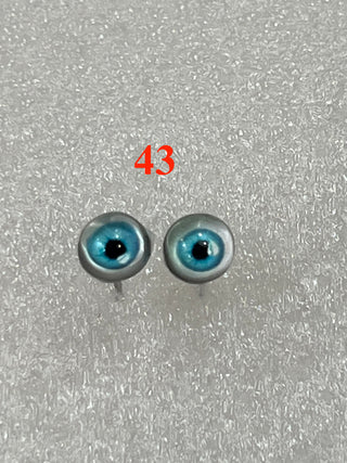 6.6 mm amazingly detailed, glass cabochon reptile/animal eyes with pins