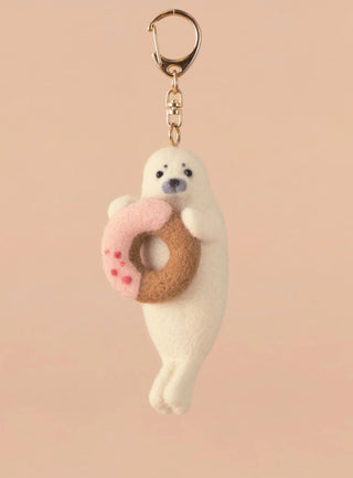 Hamanaka Needle Felting Kit White Seal with Donut Keychain #607 (English)