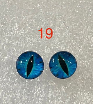10 mm amazingly detailed, glass cabochon animal/reptile eyes with pins