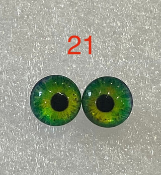 10 mm amazingly detailed, glass cabochon animal/reptile eyes with pins