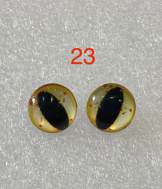 10 mm amazingly detailed, glass cabochon animal/reptile eyes with pins