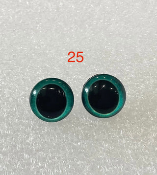 10 mm amazingly detailed, glass cabochon animal/reptile eyes with pins