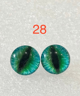10 mm amazingly detailed, glass cabochon animal/reptile eyes with pins