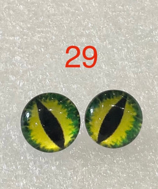 10 mm amazingly detailed, glass cabochon animal/reptile eyes with pins