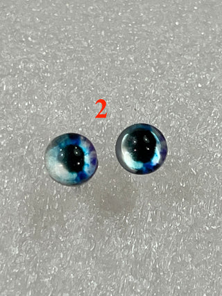 6.6 mm amazingly detailed, glass cabochon reptile/animal eyes with pins