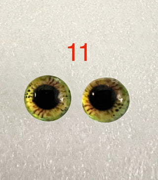 10 mm amazingly detailed, glass cabochon animal/reptile eyes with pins