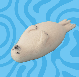 Hamanaka Fiber Felting Kit- White Seal (English) (Level 1 Kit)